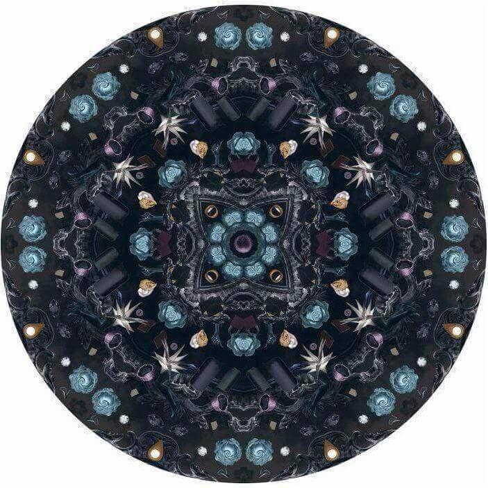 Utopian Fairy Tales | Strong by Noortje van Eekelen - Curated - Carpet - Moooi Carpets